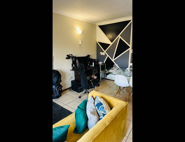 2 BEDROOM APARTMENT FOR SALE IN HESTEAPARK